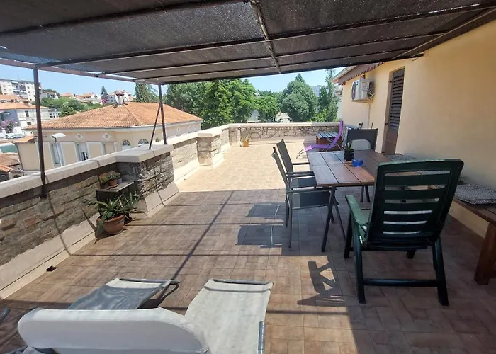 Apartment In Centre With Huge Terace